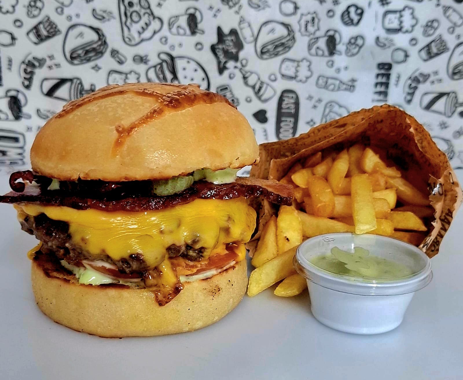 Hermanitos Burguers: nossa  hamburguers estrela de Cheddar e Bacon!